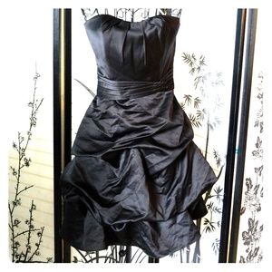 💃*2/$30*👗Black satin strapless party dress